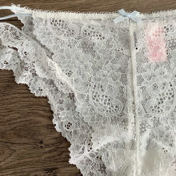 SOLD! Victoria’s Secret Bridal Cheekini Panty - Picture 5 of 8